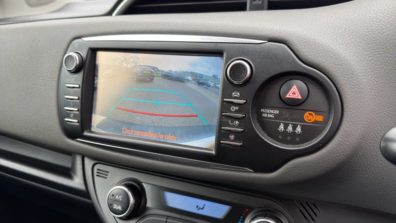 Toyota Yaris 1.5 Hybrid Icon Tech 5dr CVT Hybrid Hatchback